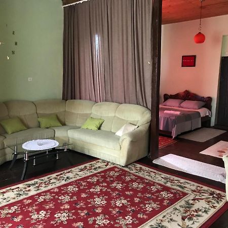 Appartement Barsa à Zestafoni Extérieur photo